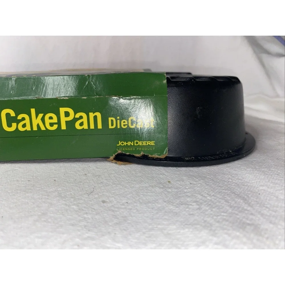 John Deere Tractor Cake pan Heavy Die cast Metal New Please See Pictures